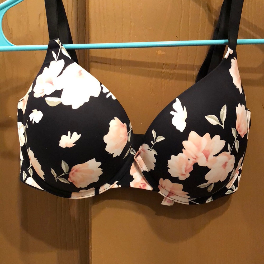 Pink Victoria’s Secret bra
